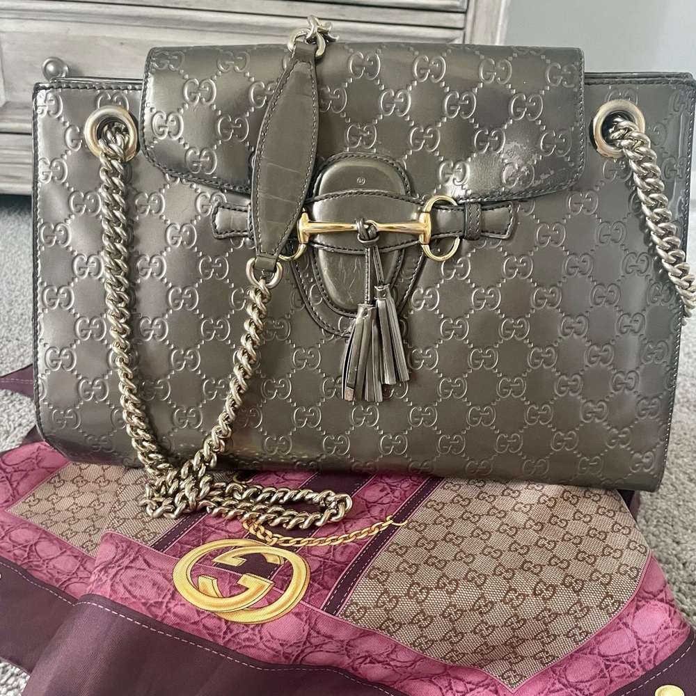 100% Authentic Gucci Vintage Purse.